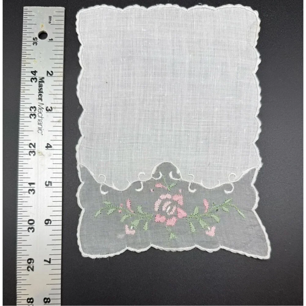 Vintage Linen Embroidered Cocktail/Tea Napkins Set of 4